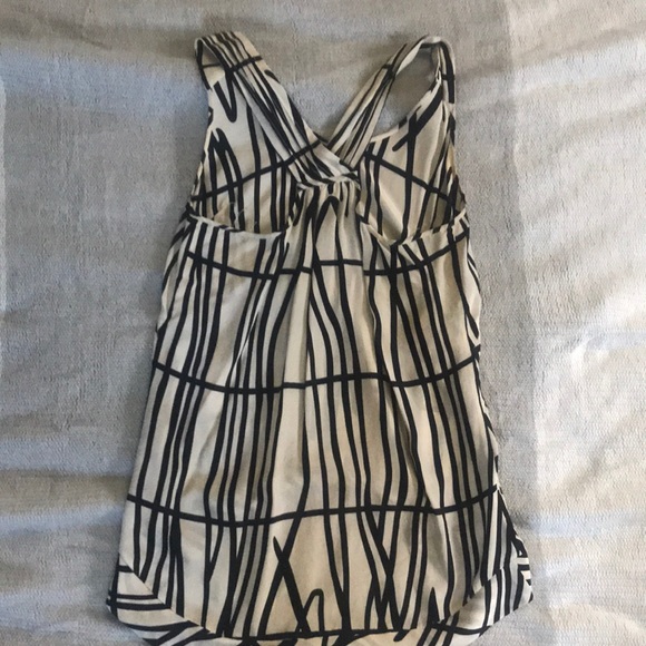 Creme and black high low tank - Picture 2 of 2